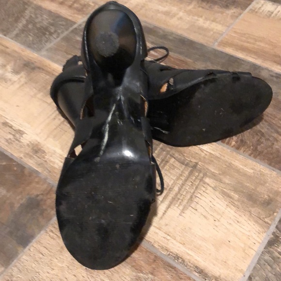 Black booties heel size 8.5 - Picture 6 of 6